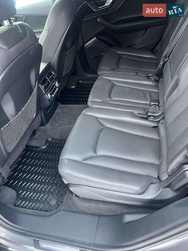 Внедорожник / Кроссовер Audi Q7 2017 в Львове