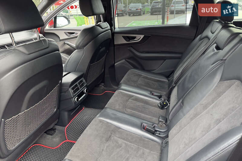 Позашляховик / Кросовер Audi Q7 2015 в Костопілі