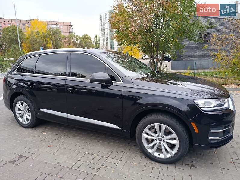 Внедорожник / Кроссовер Audi Q7 2018 в Днепре