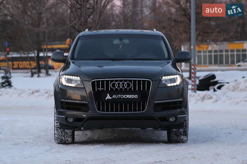 Внедорожник / Кроссовер Audi Q7 2015 в Киеве