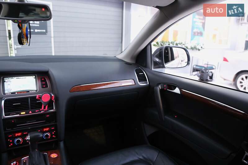 Внедорожник / Кроссовер Audi Q7 2015 в Киеве