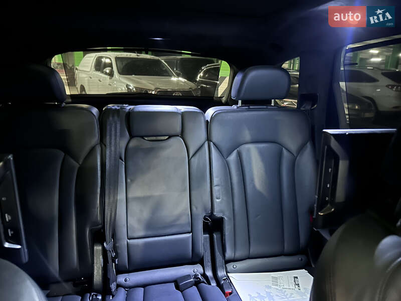 Внедорожник / Кроссовер Audi Q7 2017 в Киеве