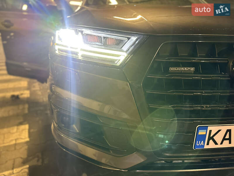 Внедорожник / Кроссовер Audi Q7 2017 в Киеве