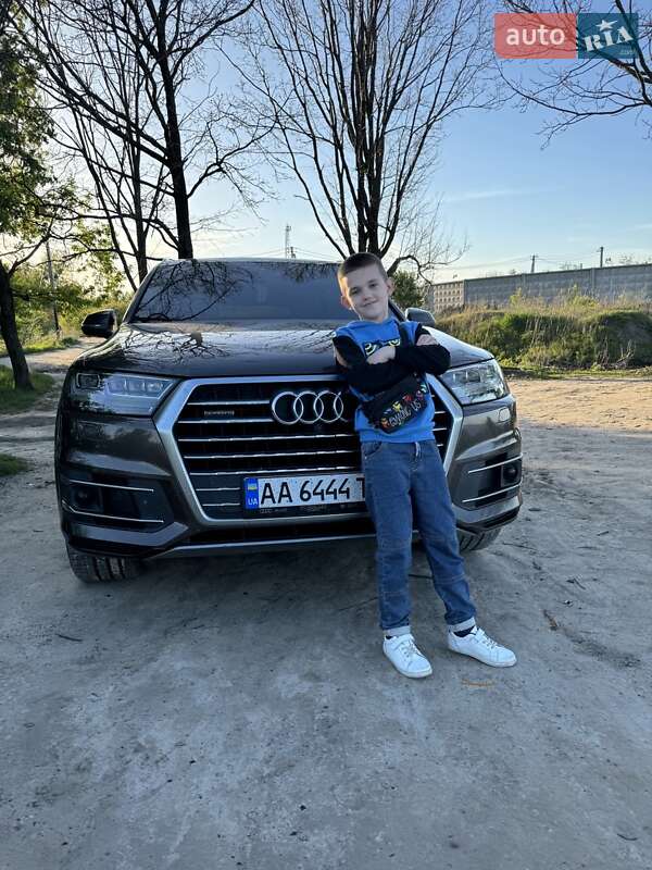 Внедорожник / Кроссовер Audi Q7 2016 в Киеве