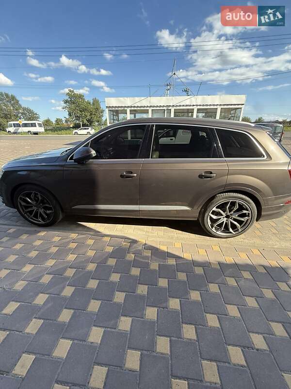 Внедорожник / Кроссовер Audi Q7 2016 в Киеве