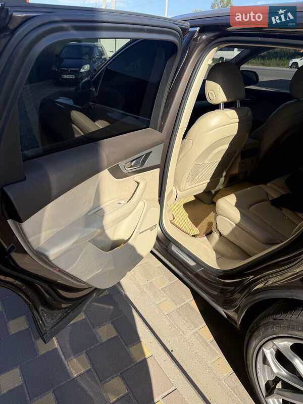 Внедорожник / Кроссовер Audi Q7 2016 в Киеве