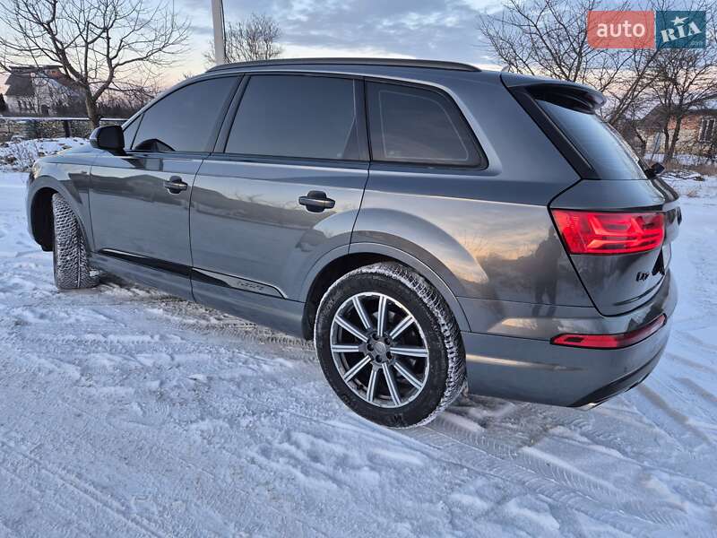 Внедорожник / Кроссовер Audi Q7 2016 в Дунаевцах