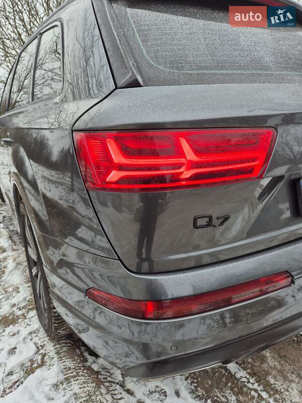 Внедорожник / Кроссовер Audi Q7 2016 в Дунаевцах