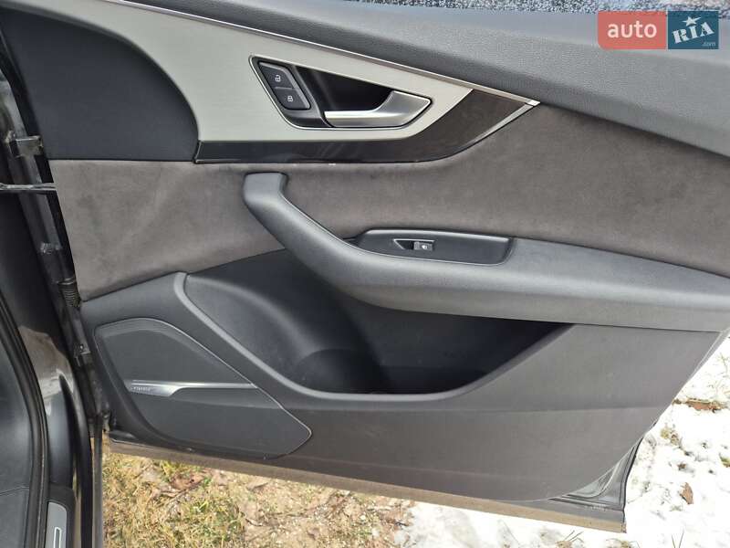 Внедорожник / Кроссовер Audi Q7 2016 в Дунаевцах