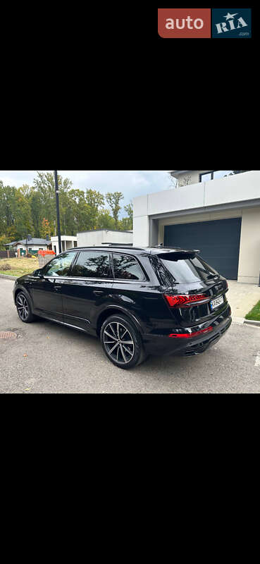 Внедорожник / Кроссовер Audi Q7 2020 в Киеве