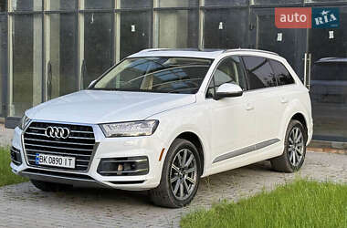 Позашляховик / Кросовер Audi Q7 2017 в Києві