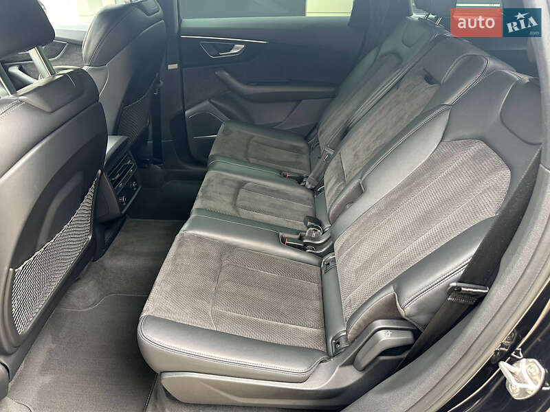 Внедорожник / Кроссовер Audi Q7 2020 в Киеве