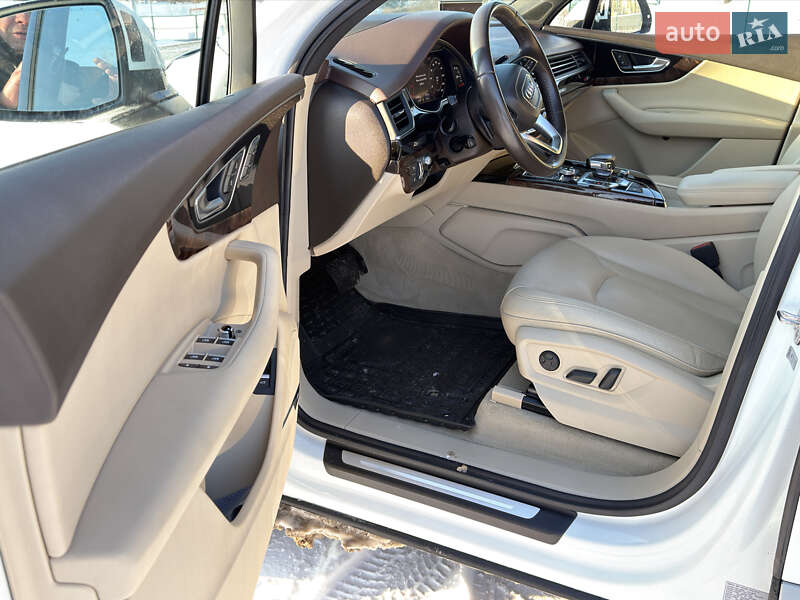 Внедорожник / Кроссовер Audi Q7 2017 в Каменском