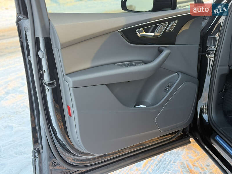 Внедорожник / Кроссовер Audi Q7 2023 в Киеве