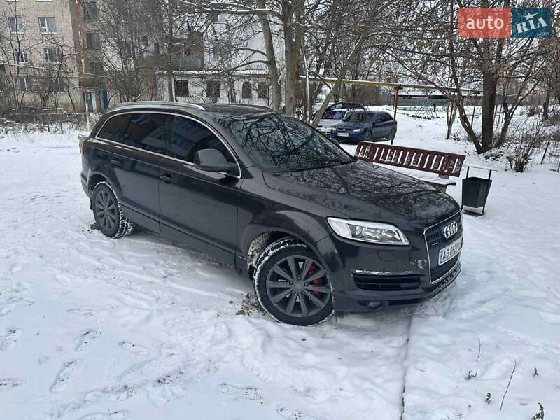 Внедорожник / Кроссовер Audi Q7 2006 в Могилев-Подольске