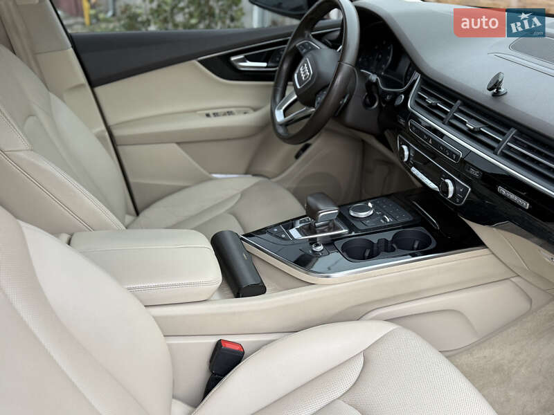 Внедорожник / Кроссовер Audi Q7 2016 в Николаеве