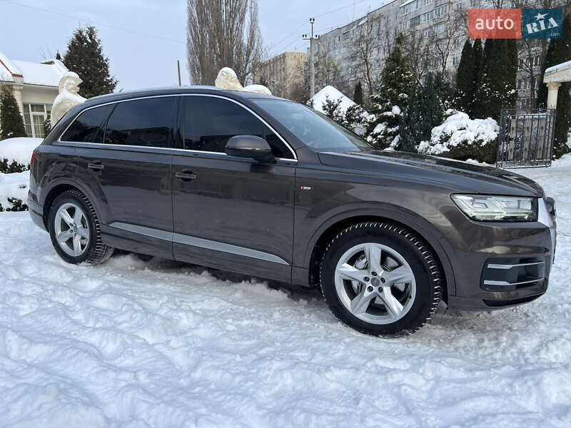 Внедорожник / Кроссовер Audi Q7 2015 в Хмельницком