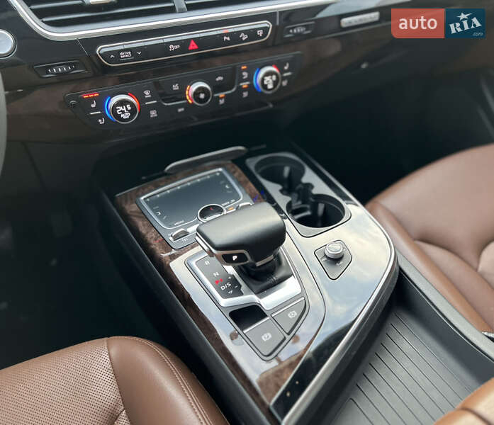 Внедорожник / Кроссовер Audi Q7 2015 в Хмельницком