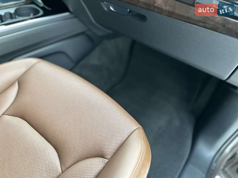 Внедорожник / Кроссовер Audi Q7 2015 в Хмельницком