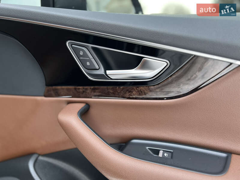 Внедорожник / Кроссовер Audi Q7 2015 в Хмельницком