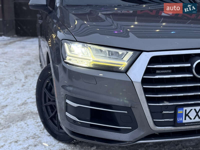 Внедорожник / Кроссовер Audi Q7 2017 в Харькове