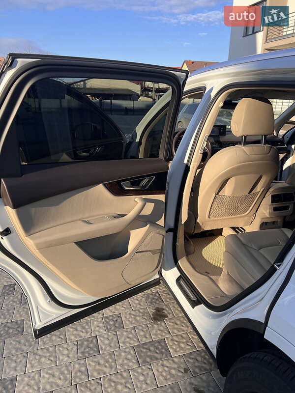 Внедорожник / Кроссовер Audi Q7 2018 в Ужгороде