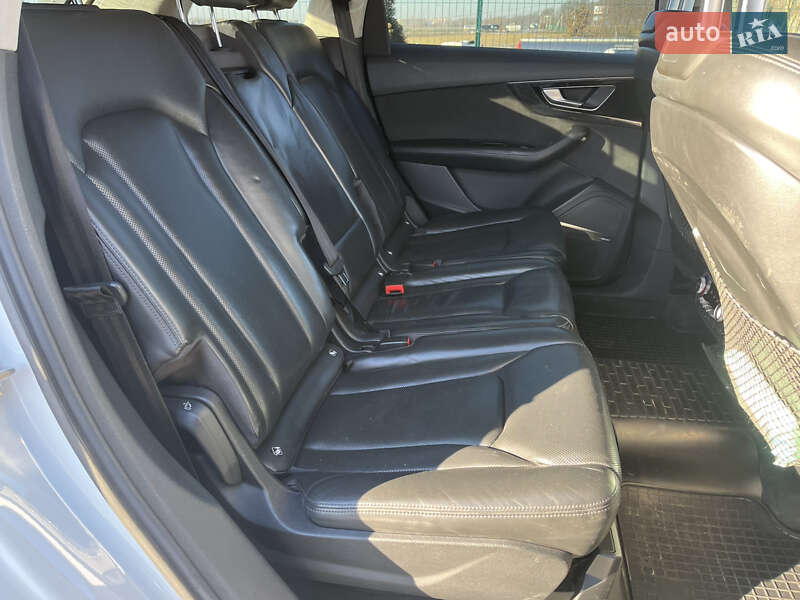 Внедорожник / Кроссовер Audi Q7 2016 в Виннице