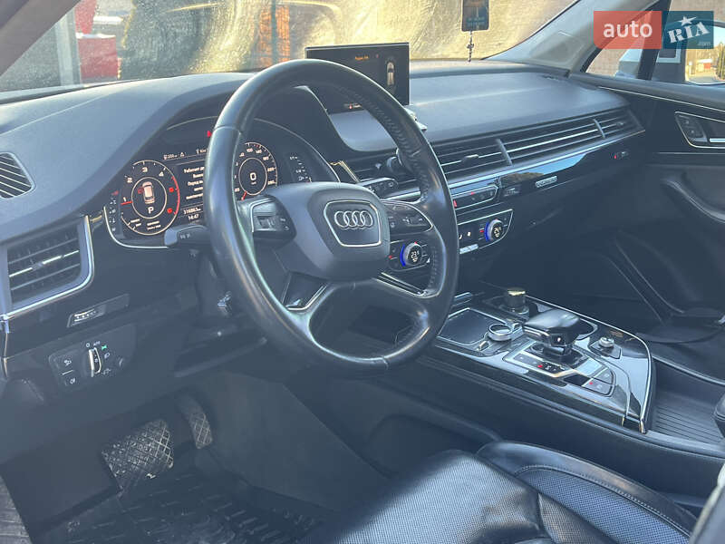 Внедорожник / Кроссовер Audi Q7 2016 в Виннице