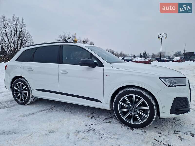 Внедорожник / Кроссовер Audi Q7 2023 в Киеве