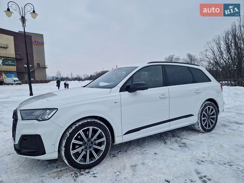 Внедорожник / Кроссовер Audi Q7 2023 в Киеве