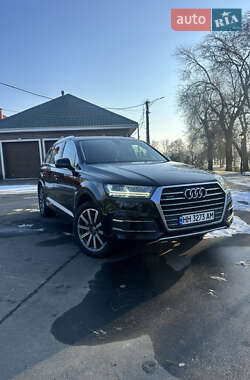 Внедорожник / Кроссовер Audi Q7 2017 в Измаиле