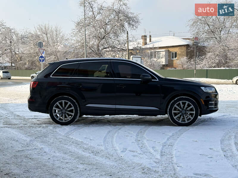 Внедорожник / Кроссовер Audi Q7 2016 в Киеве