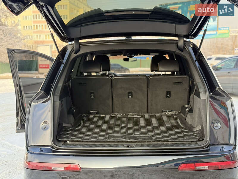 Внедорожник / Кроссовер Audi Q7 2016 в Киеве