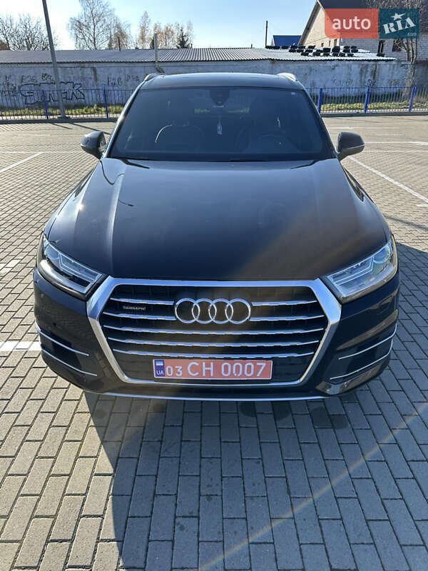 Внедорожник / Кроссовер Audi Q7 2017 в Нововолынске