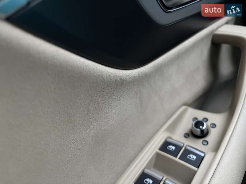 Внедорожник / Кроссовер Audi Q7 2016 в Киеве