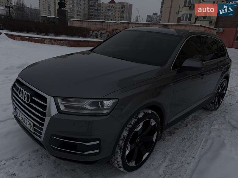 Внедорожник / Кроссовер Audi Q7 2016 в Киеве
