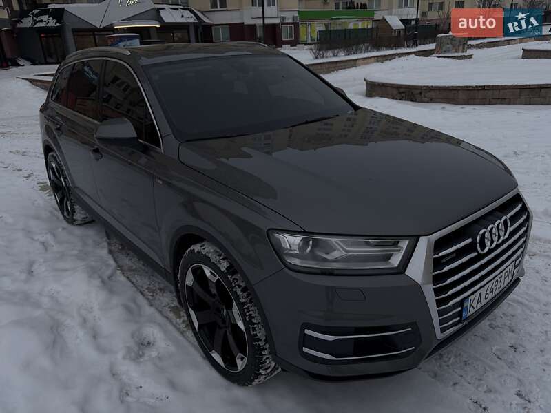 Внедорожник / Кроссовер Audi Q7 2016 в Киеве