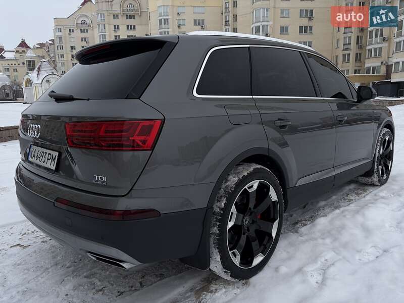 Внедорожник / Кроссовер Audi Q7 2016 в Киеве
