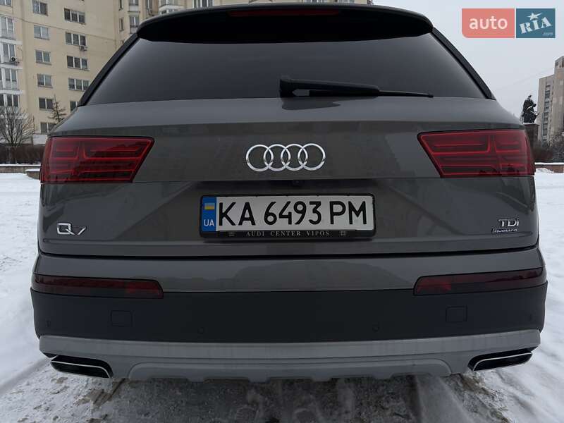 Внедорожник / Кроссовер Audi Q7 2016 в Киеве