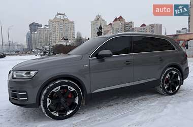 Позашляховик / Кросовер Audi Q7 2016 в Києві
