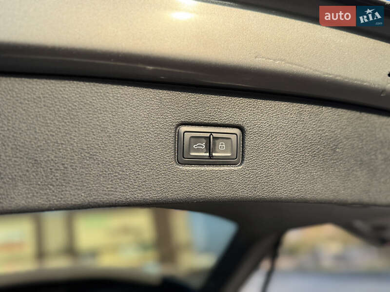 Внедорожник / Кроссовер Audi Q7 2015 в Краснограде