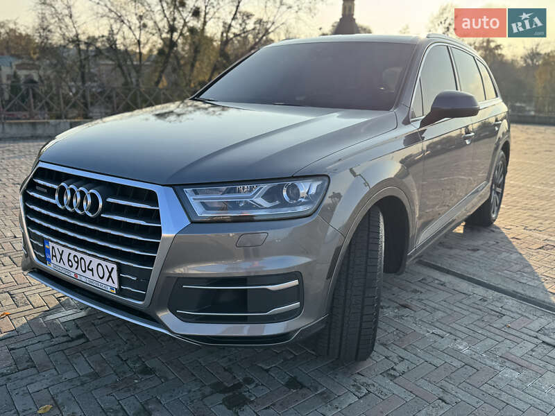 Внедорожник / Кроссовер Audi Q7 2015 в Краснограде