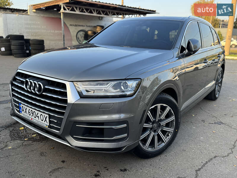 Внедорожник / Кроссовер Audi Q7 2015 в Краснограде