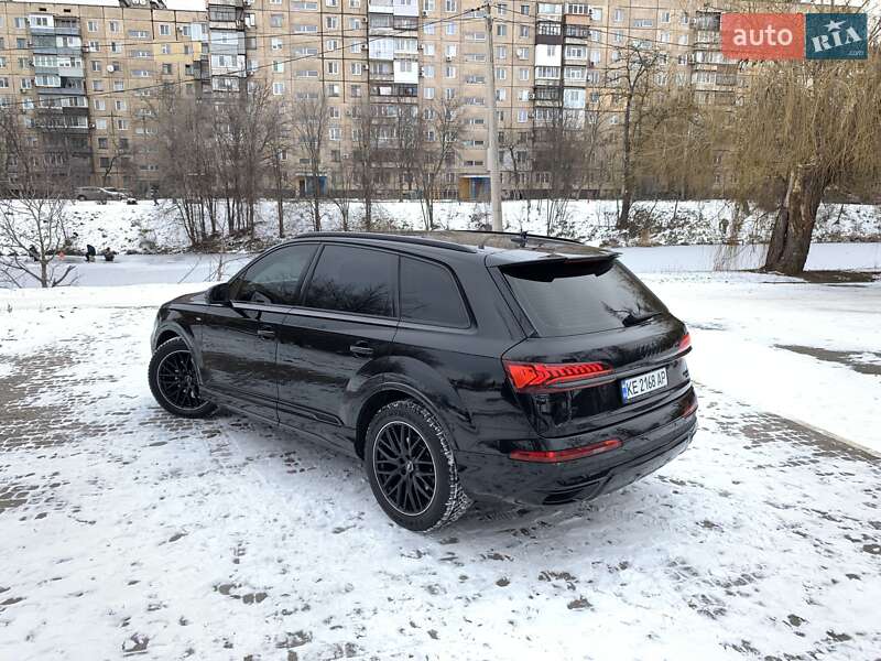Внедорожник / Кроссовер Audi Q7 2020 в Кривом Роге