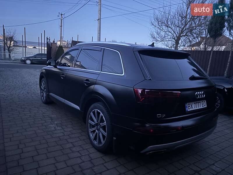 Внедорожник / Кроссовер Audi Q7 2017 в Барановке