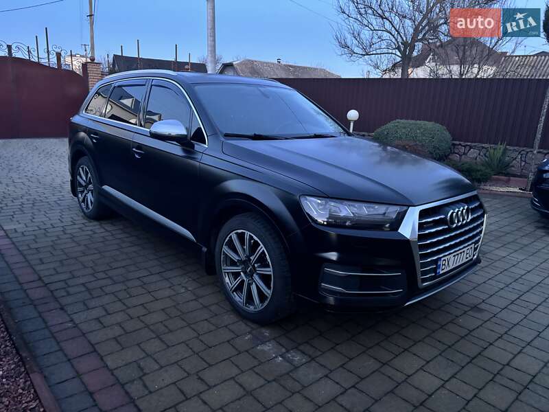 Внедорожник / Кроссовер Audi Q7 2017 в Барановке