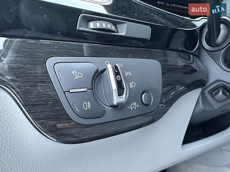 Внедорожник / Кроссовер Audi Q7 2017 в Нетешине