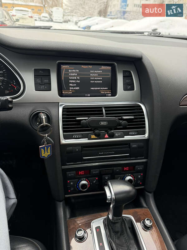 Внедорожник / Кроссовер Audi Q7 2012 в Киеве