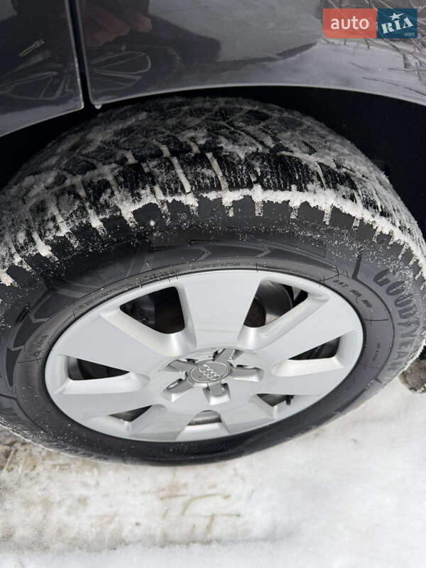 Внедорожник / Кроссовер Audi Q7 2012 в Киеве