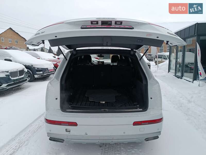 Внедорожник / Кроссовер Audi Q7 2017 в Луцке